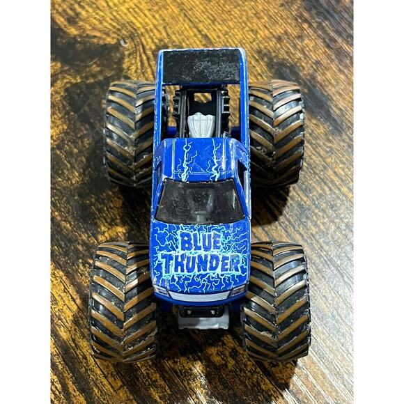 Monster Jam Blue Thunder Monster Truck 1:64 - Picture 6 of 8